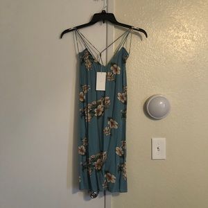 Cute summer dress never worn